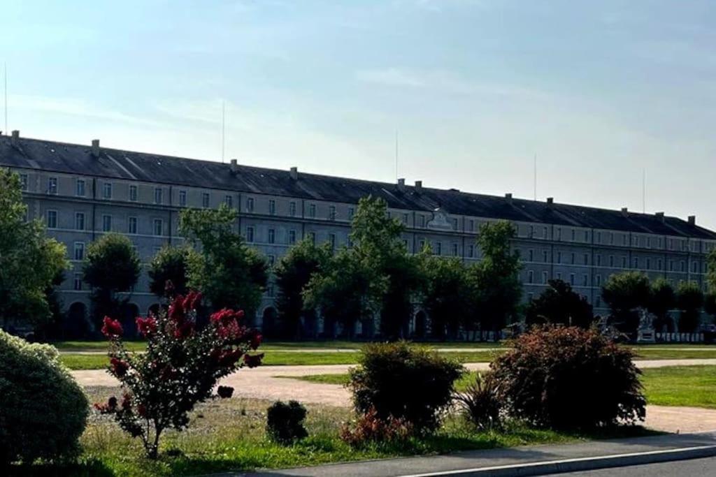 Pau Centre Vue Sur Les Pyrenees Pour 2 Nuits Au Minimum Apartment Ngoại thất bức ảnh